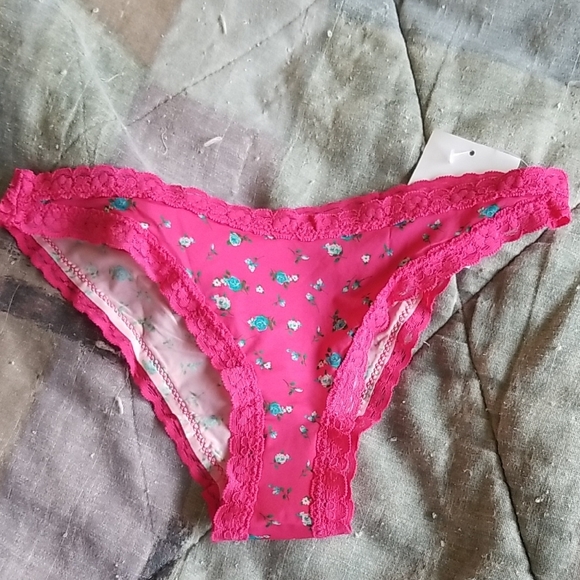 🇺🇦 NWT Pink Floral Lace Trim Cheeky Underwear Size Small - Picture 1 of 3